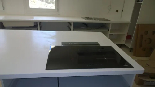SOLID-SURFACE-24