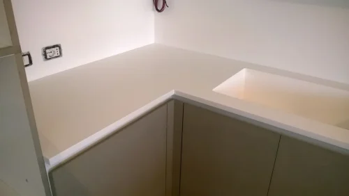 SOLID-SURFACE-31