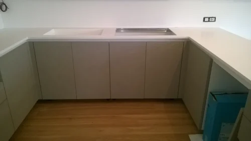 SOLID-SURFACE-32